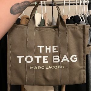 Marc jacobs olive color medium size the tote bag